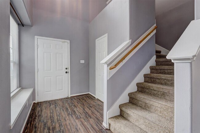 Building Photo - 6139 Yorkglen Manor Ln
