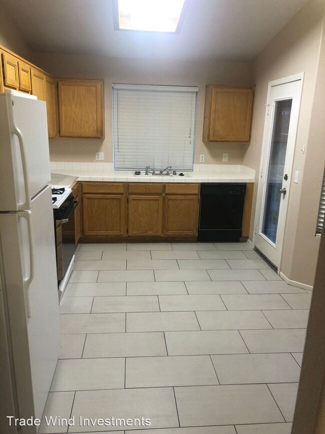 Building Photo - 3 br, 2 bath House - 1905 NAVAJO LAKE WAY