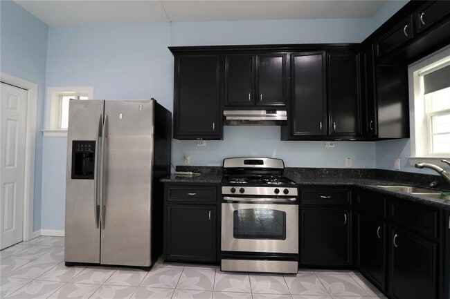 Foto del edificio - 626 W 26th St