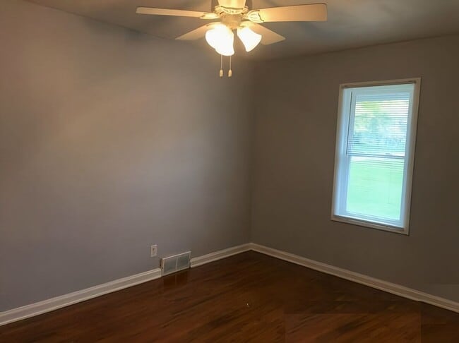 Building Photo - 3-Bedroom Home Near Aksarben For Rent – Mo...