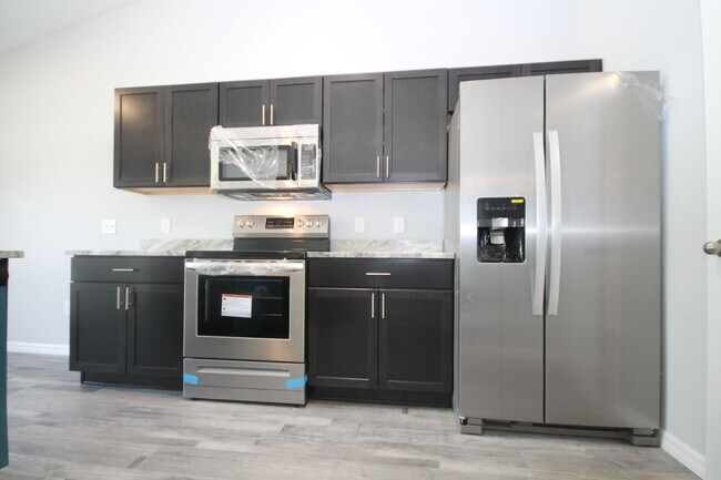 Building Photo - BEAUTIFUL  3 BD/2BA Home in Beautiful Ocala!