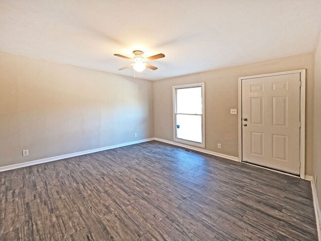 Foto del edificio - Updated 3-Bedroom Ranch Backing to Swann Nature Preserve