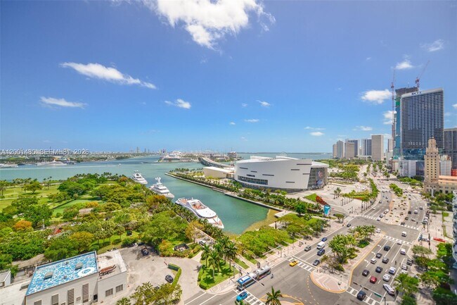Foto del edificio - 900 Biscayne Blvd