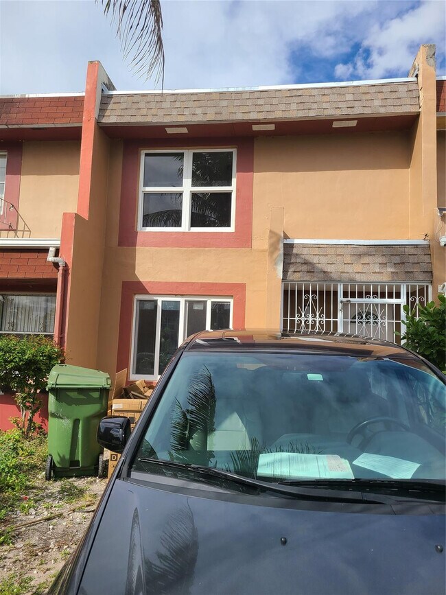 Foto del edificio - 2775 NW 194th Terrace