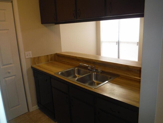 Building Photo - 4625-A Sharon Chase Dr