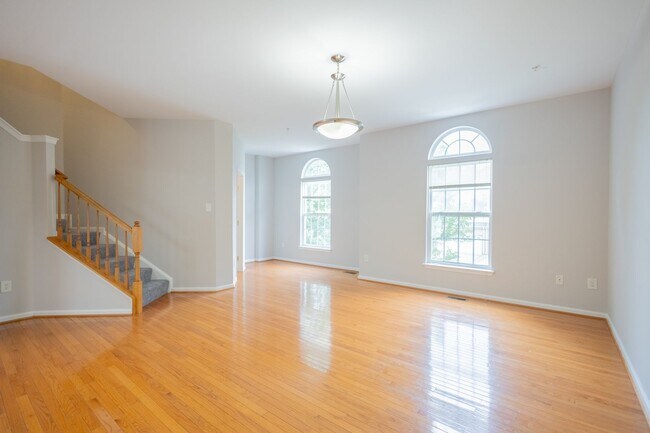 Foto del edificio - Lovely 3 BR/2.5 BA Townhome in Woodstock!