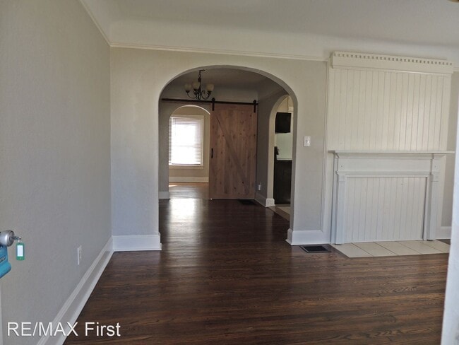 Building Photo - 3 br, 1 bath House - 206 Keeble Ave.