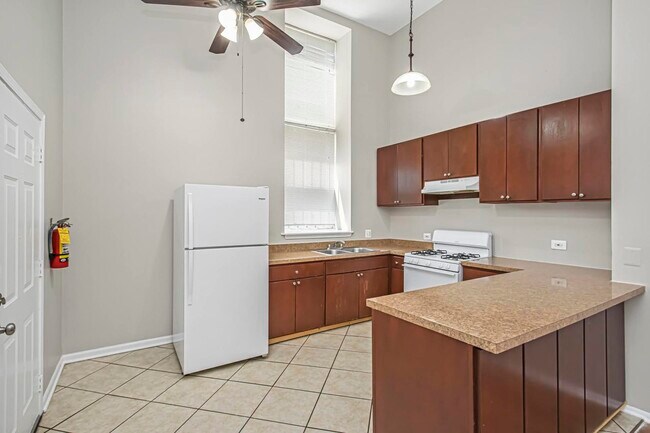 Building Photo - 1029 E 41st Pl