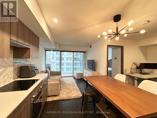 Photo du bâtiment - 19 Bathurst St