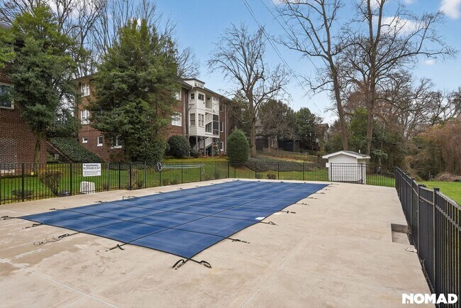 Foto del edificio - 222 Providence Rd