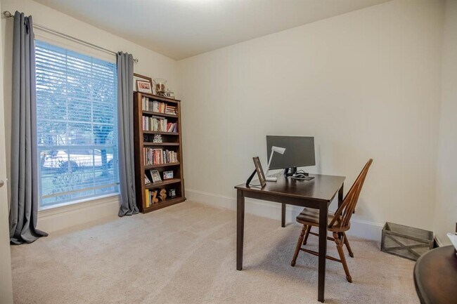 Foto del edificio - 21362 Trebuchet