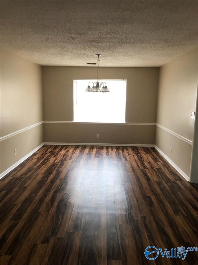 Building Photo - 8204 Willowbrook Cir SE