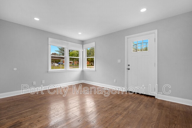 Building Photo - 4902 Gilray Dr