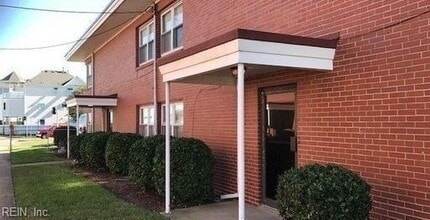 Building Photo - 9654 Selby Pl