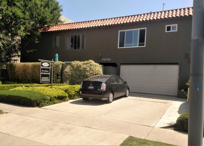 Building Photo - 3910 Beethoven St