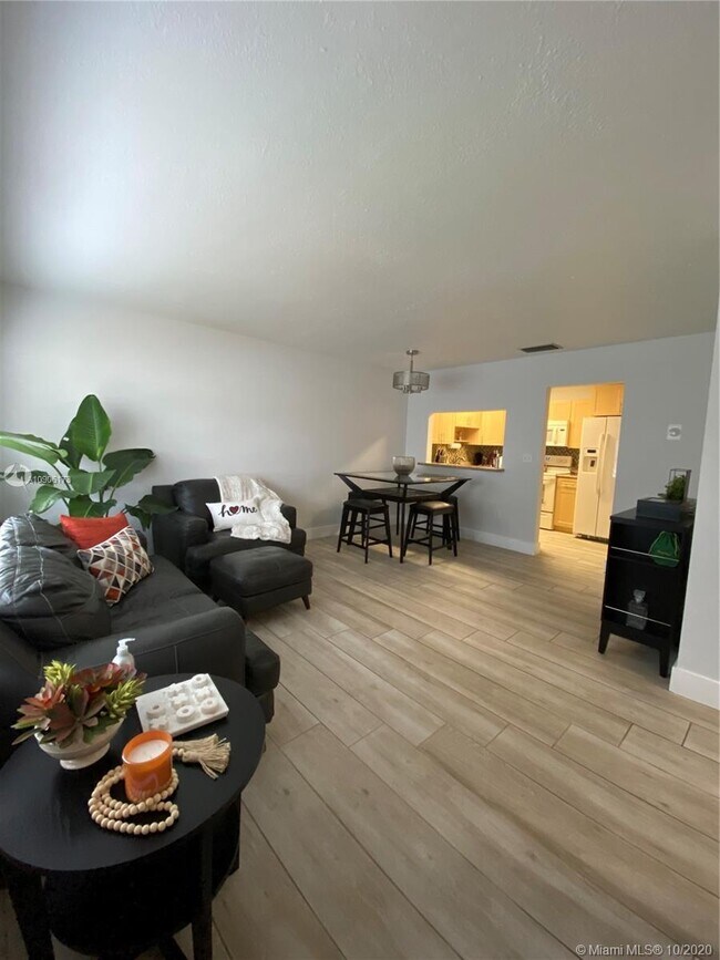 Foto del edificio - 13241 SW 17th Ln