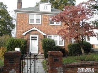 Primary Photo - 11 Burtis Ave