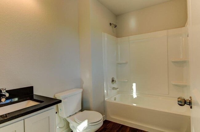 Building Photo - 705 Apache Trail