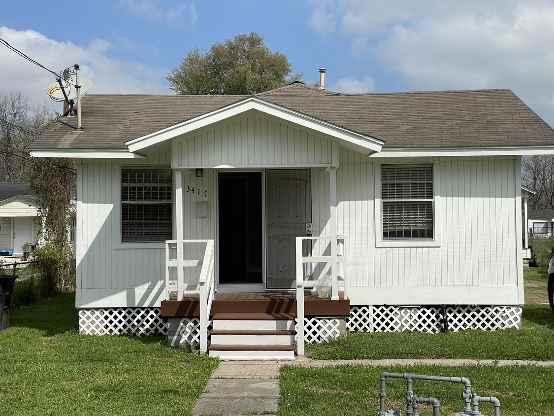 Front of the House - 3417 Vintage St