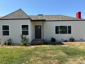 Building Photo - 123 Linda Vista Dr