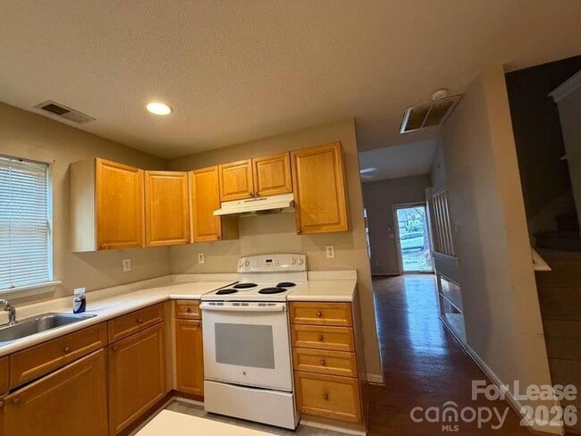 Building Photo - 6007 Cougar Ln