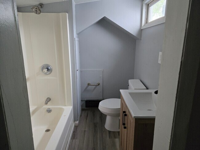 Bathroom - 503 N Rath Ave
