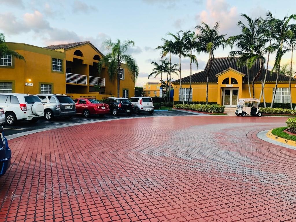 Foto principal - 9725 Fontainebleau Blvd