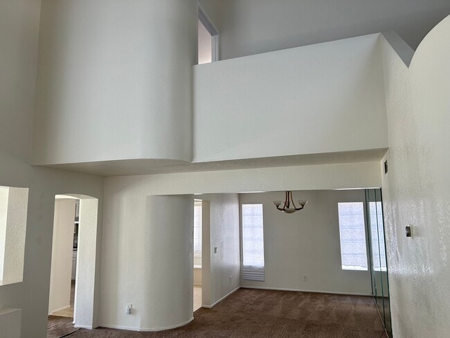 Building Photo - 2543 Spinnaker Ave