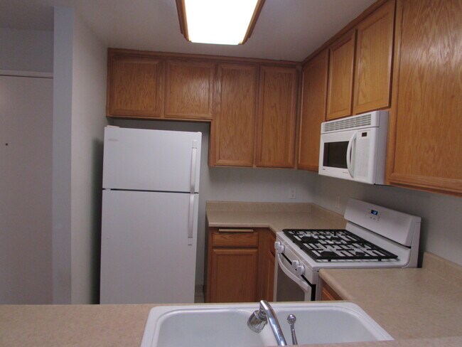 5325 Newcastle Ave Unit 245 Encino Ca Condo For Rent In Encino Ca Apartments Com 5325 Newcastle Ave Unit 245 Encino Ca Condo For Rent In Encino Ca Apartments Com