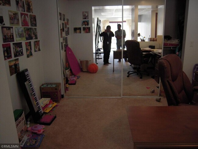 Building Photo - 668 Brentwood Ln