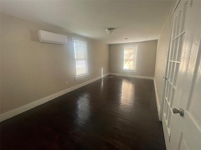 Building Photo - 1009 E Humbolt St