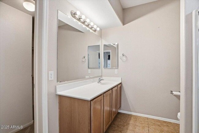 Foto del edificio - 2401 E Rio Salado Pkwy