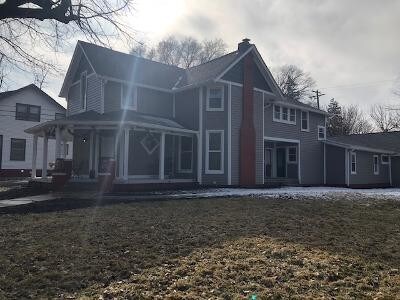 Single Family Home - 148 S Wayne St