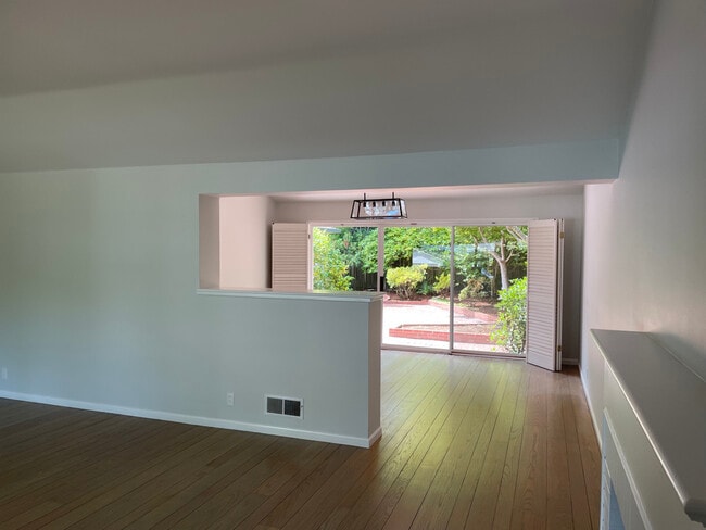 Living room and dining room - 22 Pinecrest Terrace