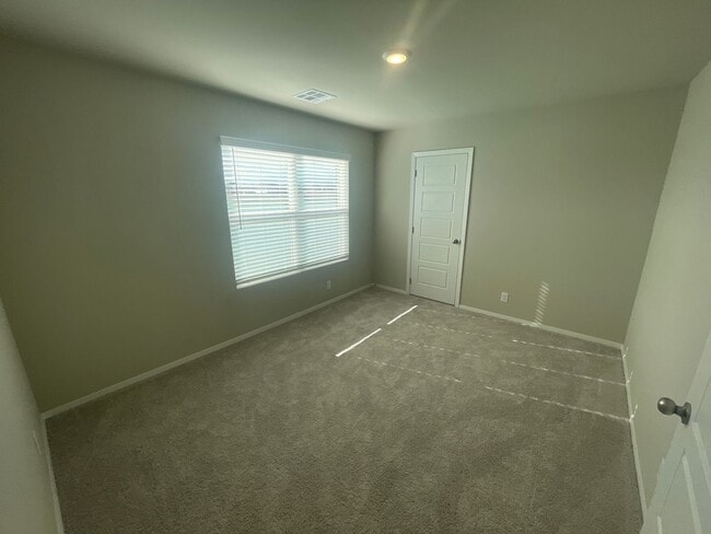 Foto del edificio - BRAND NEW Three Bedroom | Two Bath Home in...