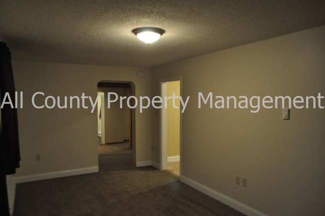 Building Photo - 855 E Neversink Rd