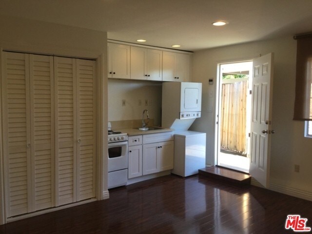 Building Photo - 6302 San Ruben Cir