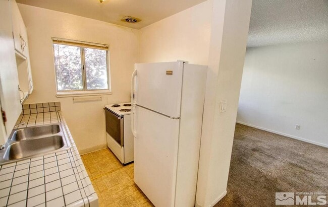 Building Photo - 510 Country Village Dr