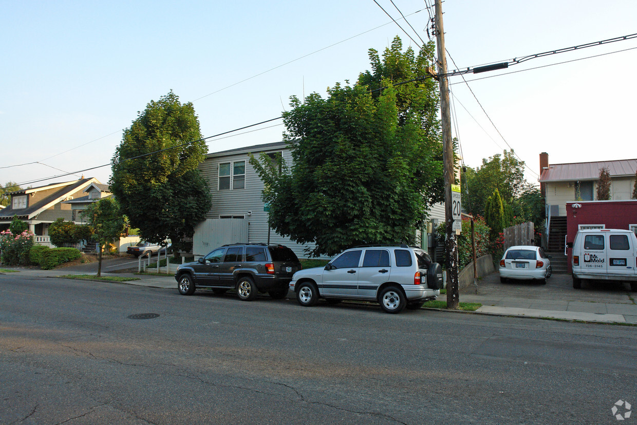 Building Photo - Division Street Apartments