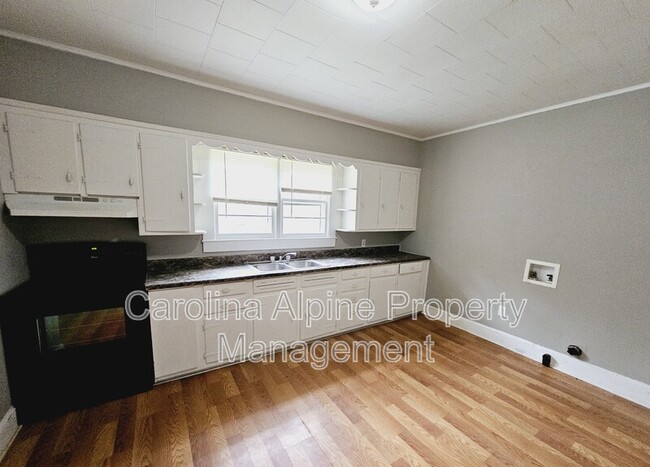 Foto del edificio - 211 River St