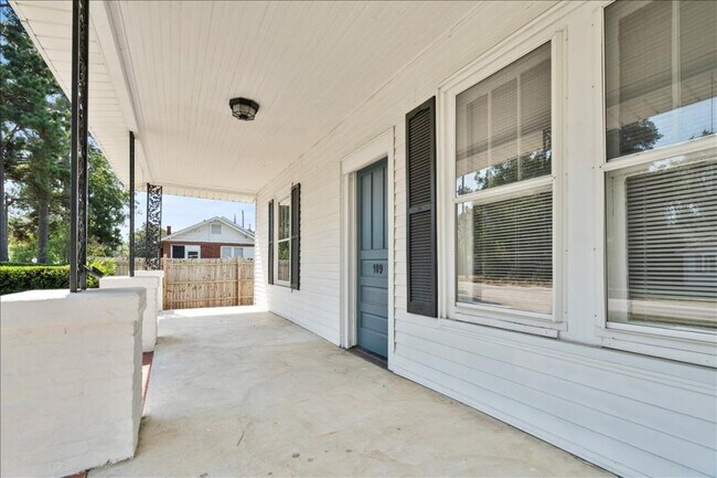 Foto del edificio - 109 Winston St