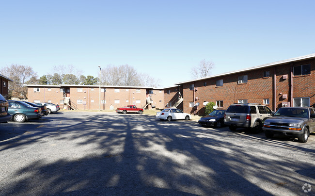 Parking Area - Cardinal Apartments