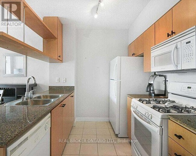 Building Photo - 1512-10-910 Navy Wharf Ct