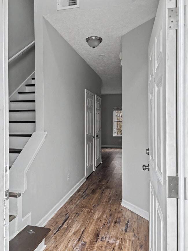 Foto del edificio - 21 Timber Ridge Dr