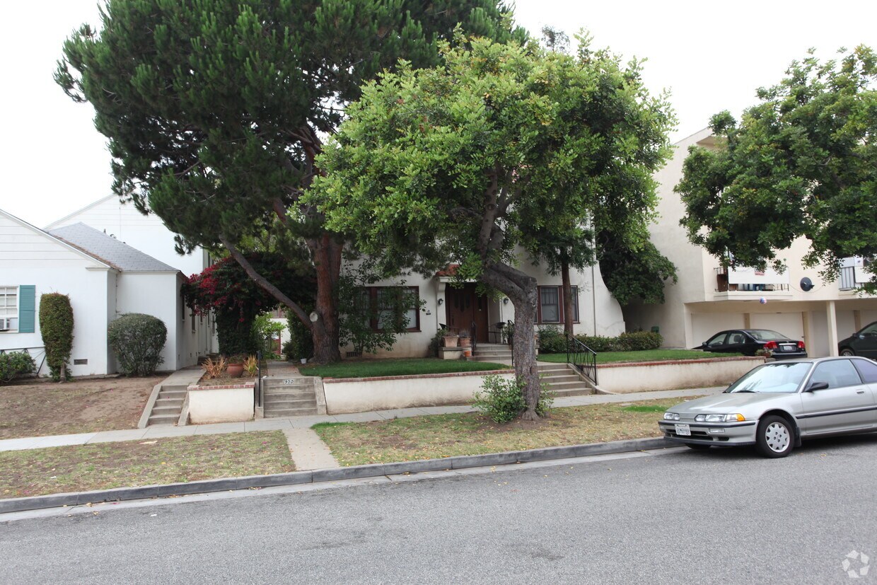 Primary Photo - 948-950 10th St