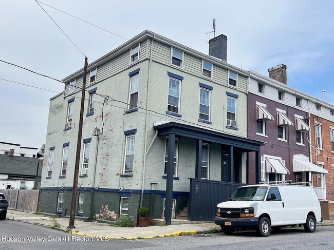 Building Photo - 602 Columbia St
