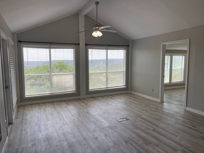 Building Photo - NEW ON MARKET