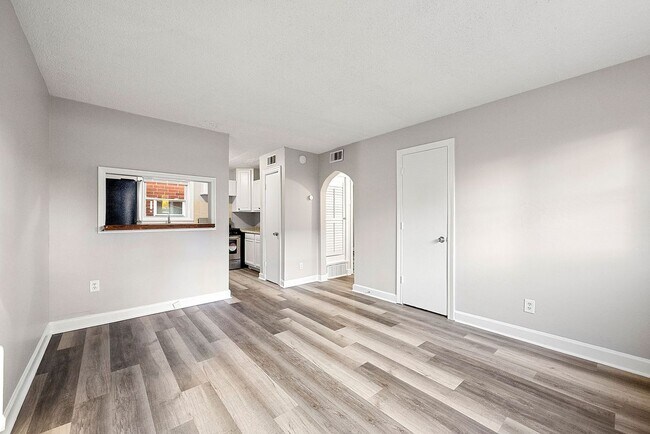 Foto del edificio - 592 Cooper St SW
