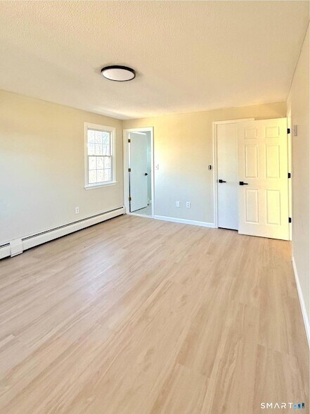 Foto del edificio - 47 Crestwood Dr