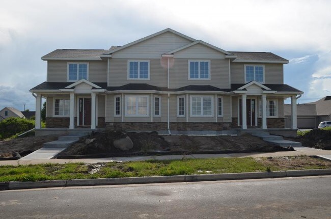 Building Photo - 592 Sandstone Trail